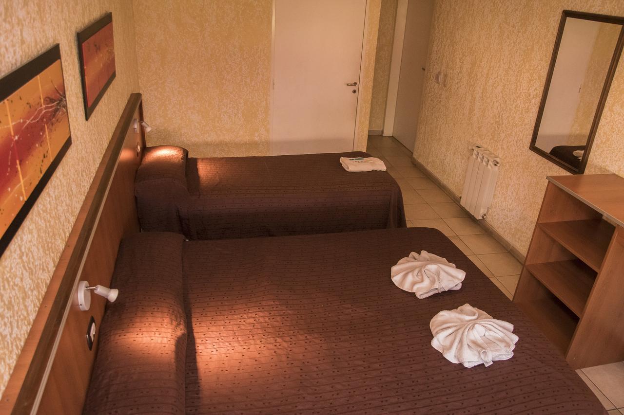 Hotel Saint Tropez Villa Carlos Paz Chambre photo