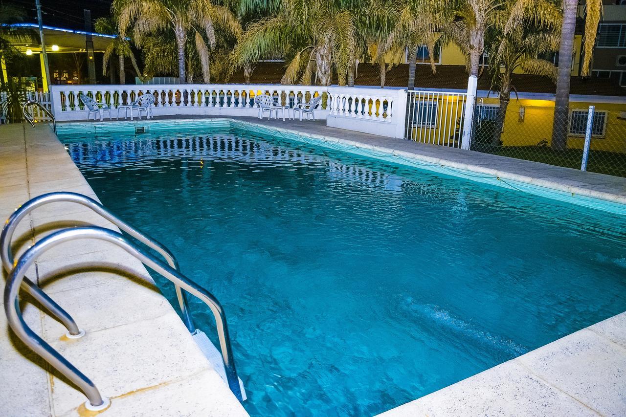 Hotel Saint Tropez Villa Carlos Paz Extérieur photo
