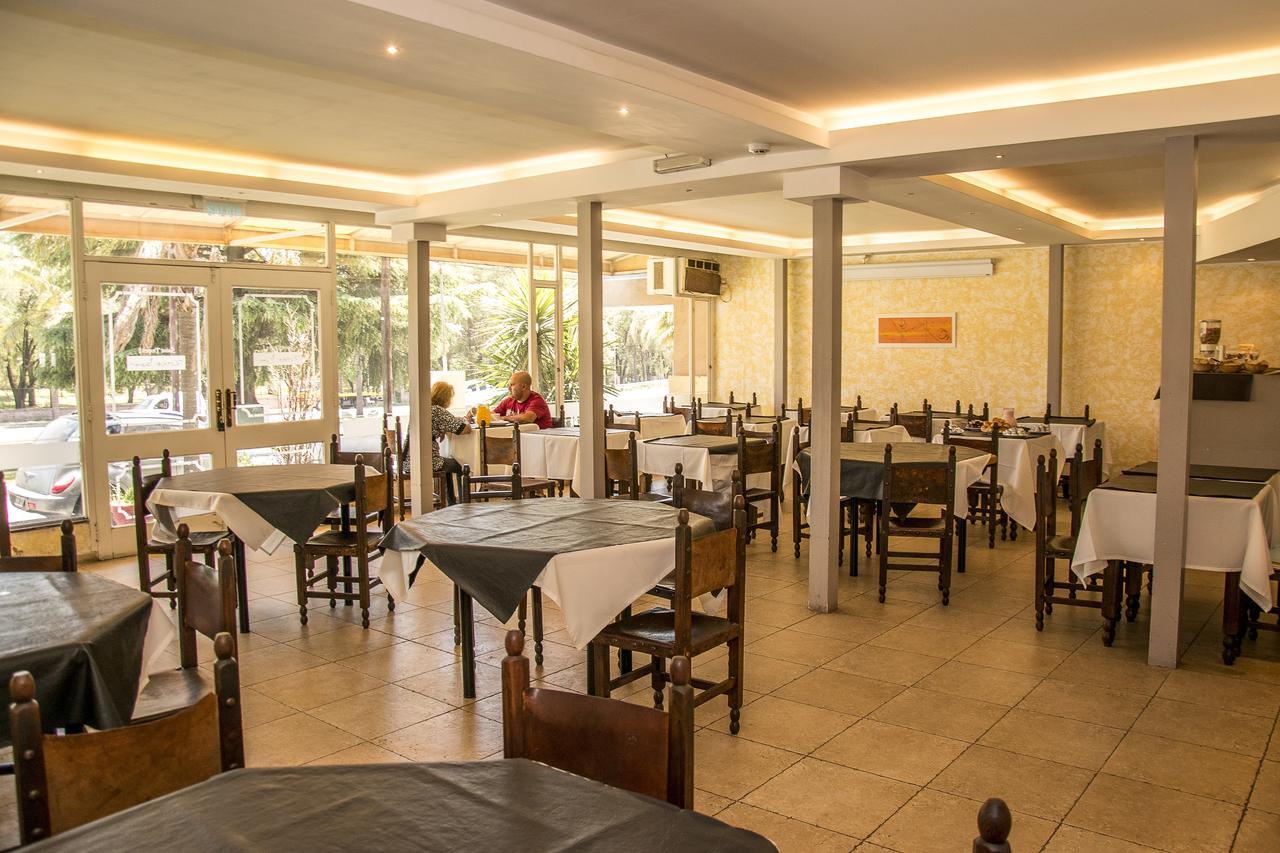 Hotel Saint Tropez Villa Carlos Paz Extérieur photo